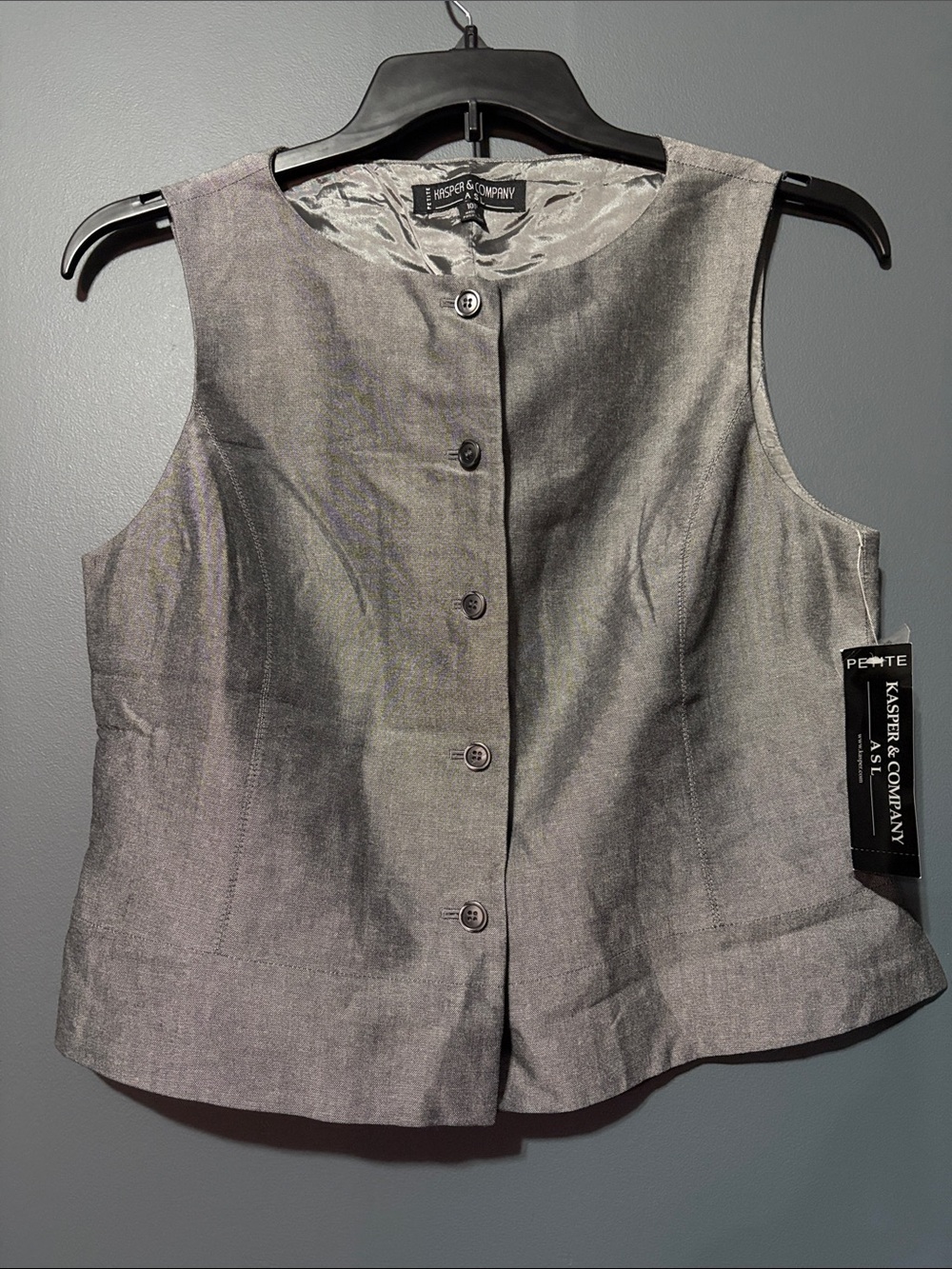 Petite Sleeveless Button-Front Vest in Gray